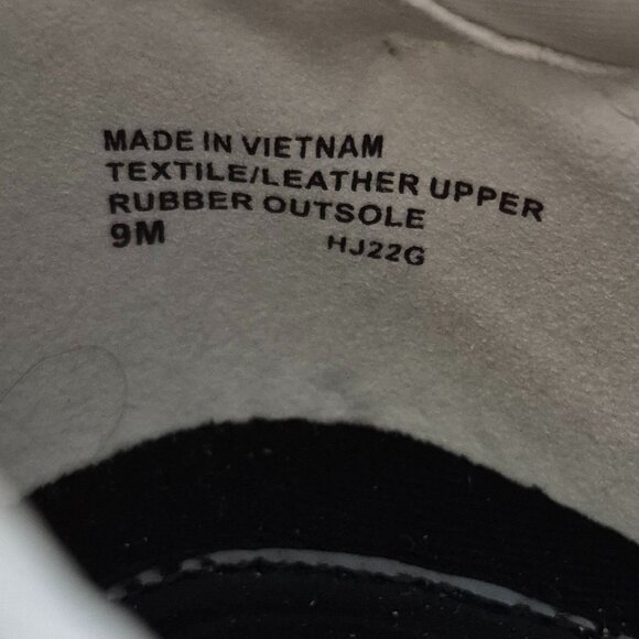 Michael Kors - Willis Stretch Knit Trainer - Picture 3 of 4